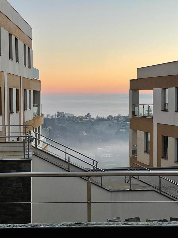 Londof Luxury Apartments - With A Panoramic View Over The City Brasov Ngoại thất bức ảnh