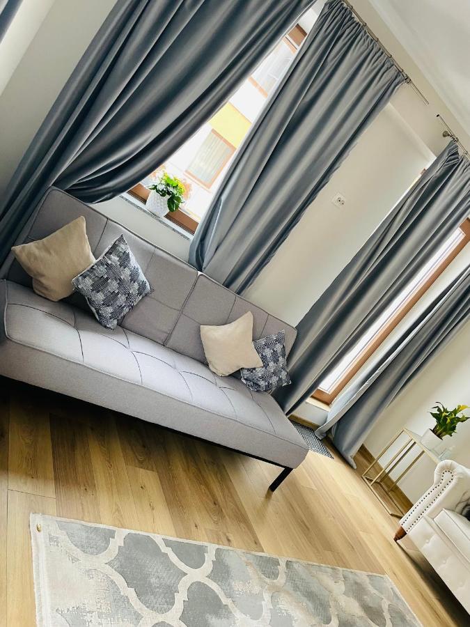 Londof Luxury Apartments - With A Panoramic View Over The City Brasov Ngoại thất bức ảnh